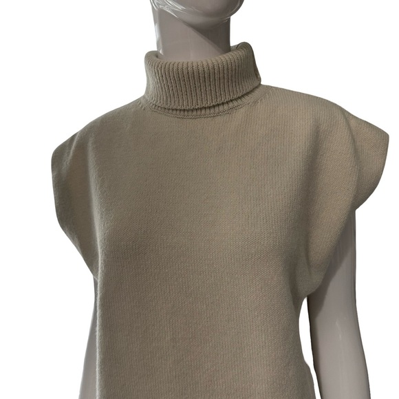 H&M Cream Short Sleeve Turtleneck - Picture 2 of 5